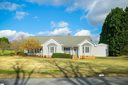 17 Midland Court sold home in Taylors, SC