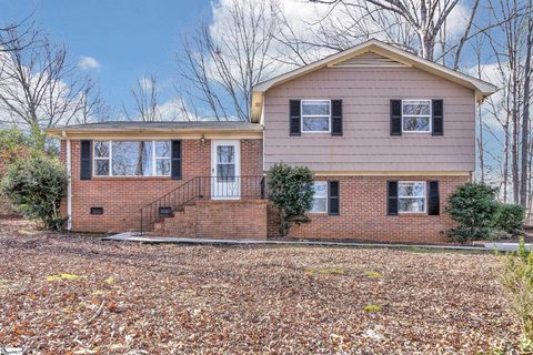 15 Carriage Court sold home in Coachman Estates, Greenville, SC
