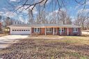 10 Ravensworth Road sold home in Taylors, SC