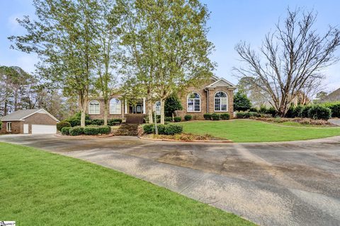 302 Country Club Drive sold home in Country Club Place, Laurens, SC