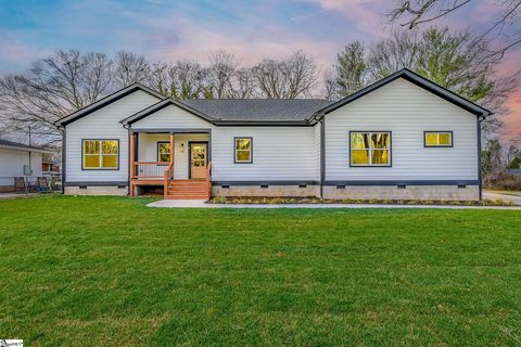 11 Glendale Street sold home in Glendale Heights, Greenville, SC