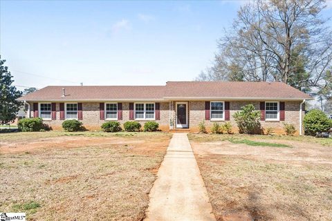203 Delray Circle