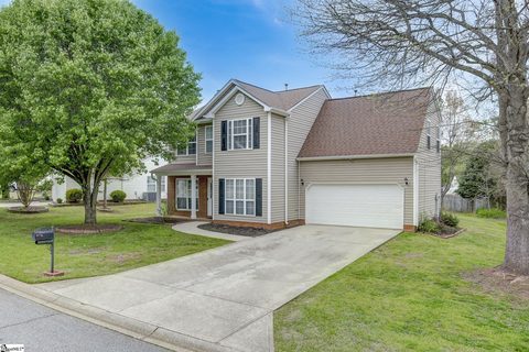 Homes in Fairview Lake, Simpsonville