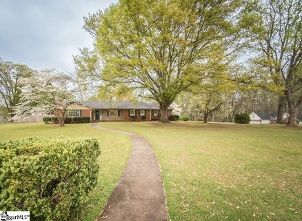 18 Rollingreen Road