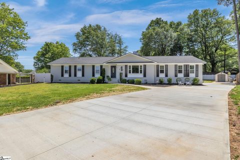 4 Ellesmere Drive
