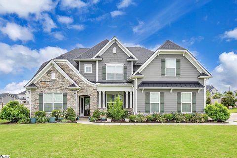 200 Lakeway Place