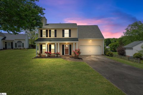 8 Woodmore Court