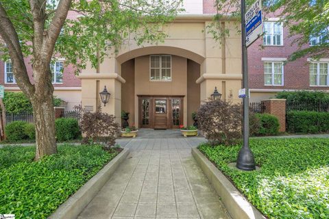 400 N Main Street 202 sold condo in 400 North Main, Greenville, SC