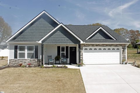 112 Highlands Drive