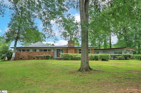 208 Sweetbriar Road sold home in Lake Forest Heights, Greenville, SC