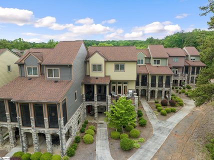 Previously sold for $924,696