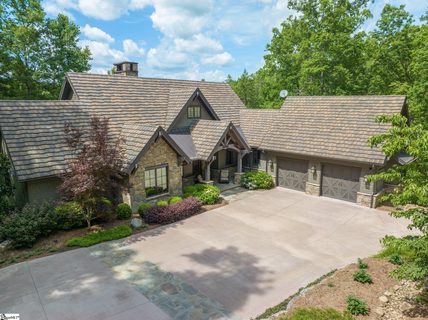 121 Burwood Court