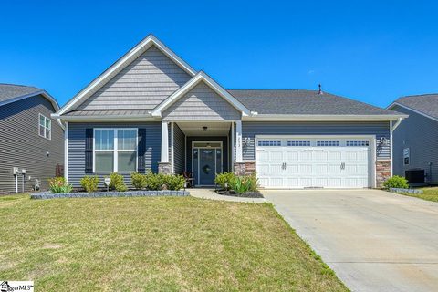 253 Foxbank Circle