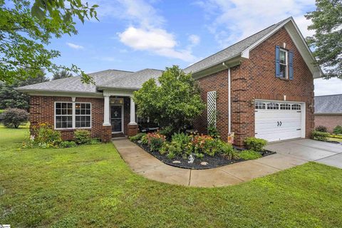 401 Clydesdale Drive sold home in Steeple Chase, Simpsonville, SC