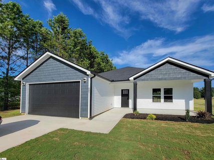 207 Essex Drive sold home in Hampton Woods, Clinton, SC
