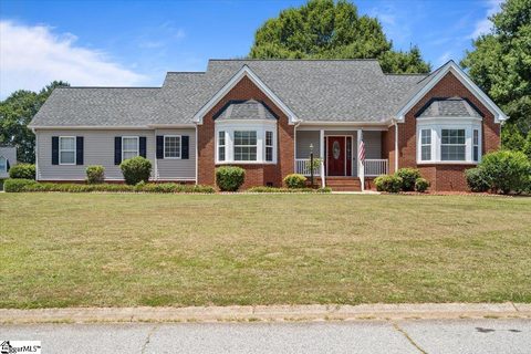 305 Huddersfield Drive sold home in The Summit, Piedmont, SC