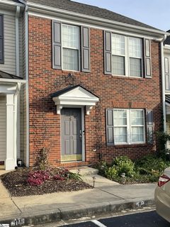 15 Spring Crossing Circle