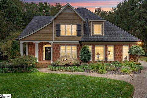 7 Black Pine Court