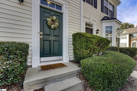 109 W Bumble Circle