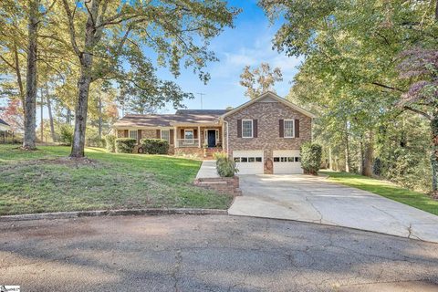 103 Oak Ridge Court