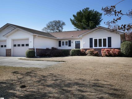 402 Lakeside Circle