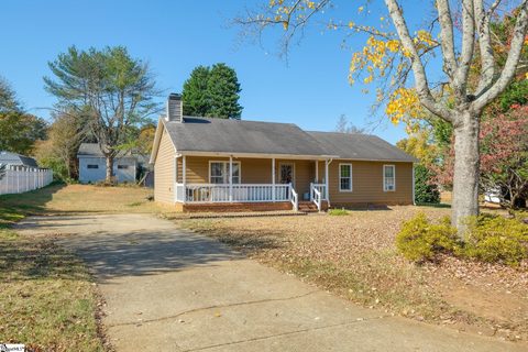 302 Camellia Lane sold home in Wedgefield, Simpsonville, SC