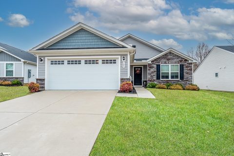 105 Sylvester Street sold home in Durbin Oaks, Fountain Inn, SC