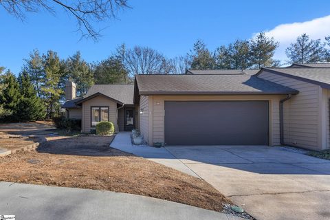 606 Tanager Court