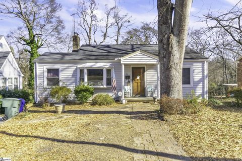102 Hawthorne Lane