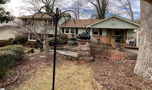 16 Pine Creek Court