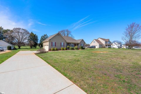 205 Legacy Farm Drive sold home in Legacy Farms, Fountain Inn, SC