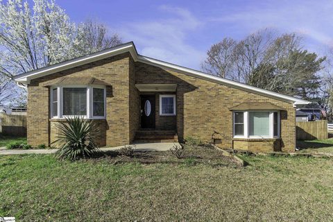 9 Colony Road sold home in Points North, Travelers Rest, SC