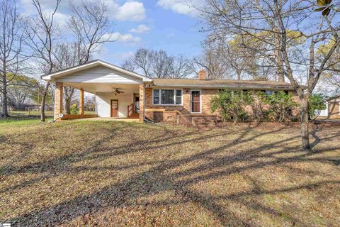105 Oakwood Drive sold home in Northview Acres, Lyman, SC