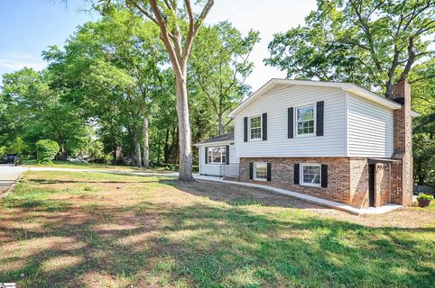 32 Tamwood Circle