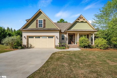 305 Edens Ridge Drive sold home in Edens Ridge, Six Mile, SC