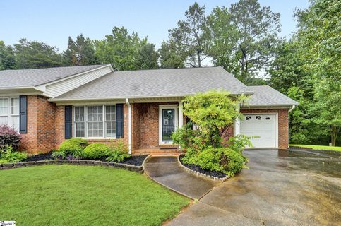 407 W Pointe Drive sold townhome in Oak Forest, Spartanburg, SC