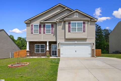 562 Falls Cottage Run sold home in Clairmont Estates, Boiling Springs, SC