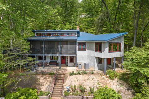 2484 W Lakeshore Drive