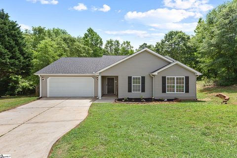 302 Shady Pines Court sold home in Tall Pines, Fountain Inn, SC