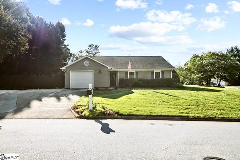 303 Latrobe Drive sold home in Chatham Woods, Simpsonville, SC