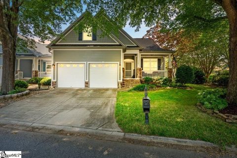 102 Hunters Way