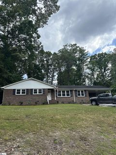 8 Confederate Circle sold home in Sheffield Forest, Taylors, SC