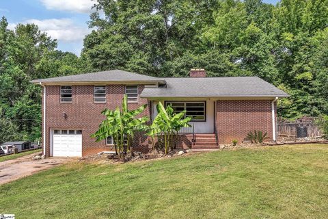 105 River Oaks Drive sold home in Tanglewood, Greenville, SC