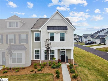 32 Leander Drive