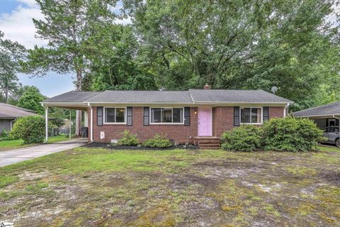 8 Forestdale Drive sold home in Forestdale Heights, Taylors, SC