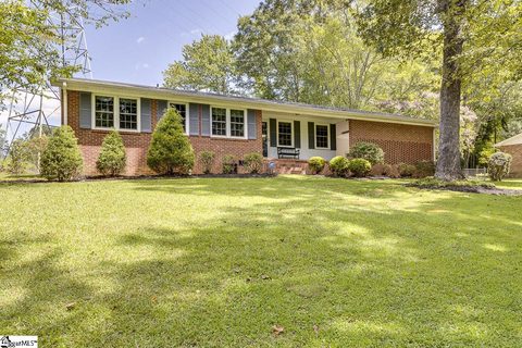 126 Cherokee Road sold home in Cherokee Forest, Easley, SC