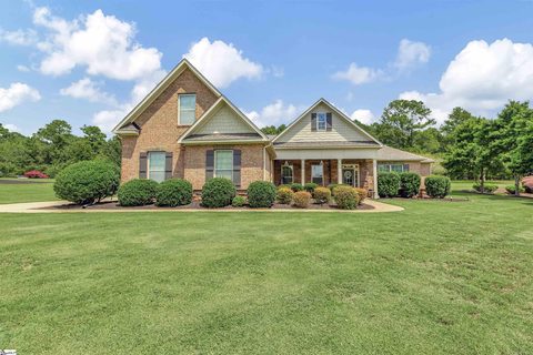 211 Vining Crossing sold home in Hammond Hall, Belton, SC