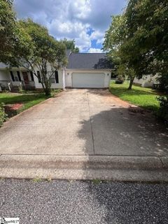 317 Fisher Lake Road sold home in Stillpointe, Lyman, SC