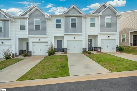112 Crestwind Drive