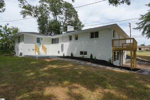 102 Greenbriar Drive sold home in Greenbrier, Simpsonville, SC